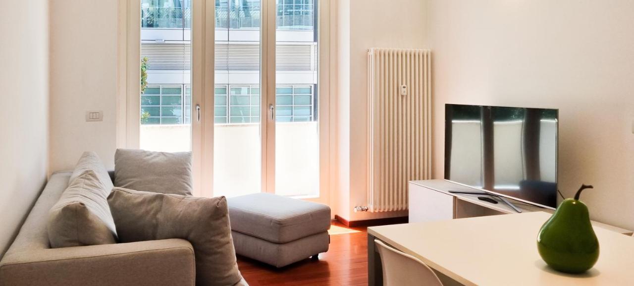 Апартаменти Joivy Superb Flat, 2 Balconies & Skyscrapers View Мілан Екстер'єр фото